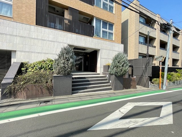プラネスーペリア代々木参宮橋のエントランス