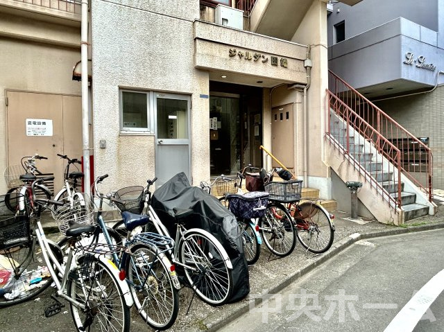 ジャルダン田端の駐輪場|【自転車置き場】最新の空き状況や費用などの詳細は担当スタッフまでお問い合わせください。