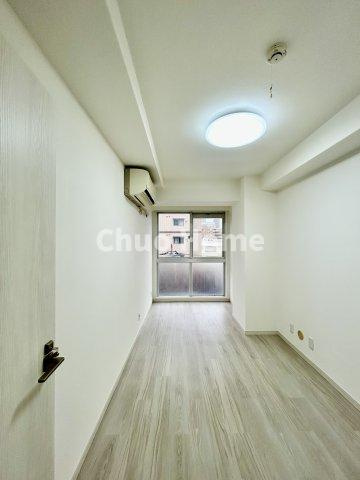 ジャルダン田端の寝室|【寝室】心と体をゆったりと安らげる主寝室。寝室のゆとりが大きい分だけ、暮らしの安らぎは深まります。一日の疲れを癒すだけでなく、ご夫婦の親密な語らいを紡ぎ出します