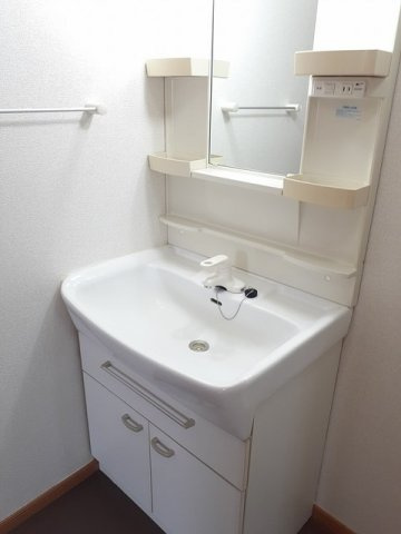 【洗面所】 | ヴィラユニゾンⅡ | 使いやすい洗面所です