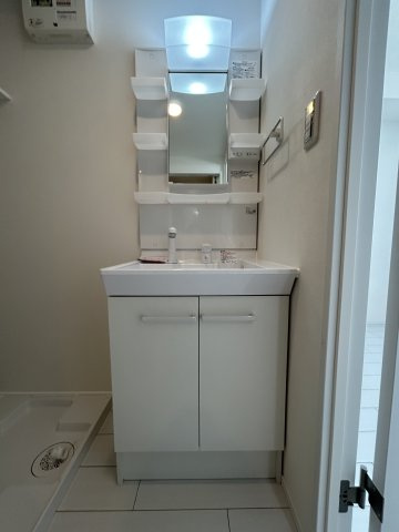 with下高井戸の独立洗面台