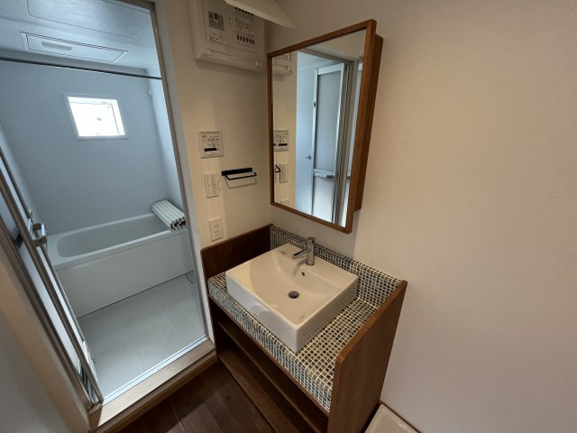 Biancane(ビアンカーネ）の独立洗面台|※別部屋参考写真となります。