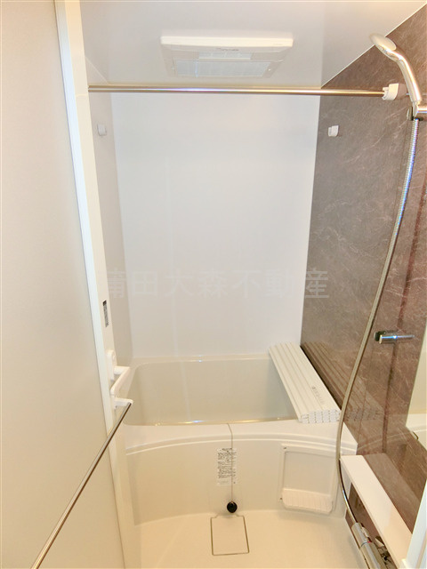 コンフォリア・リヴ西蒲田の浴室