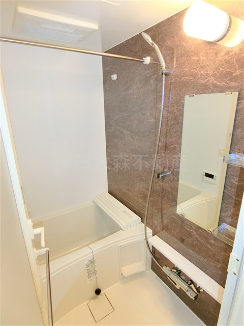 コンフォリア・リヴ西蒲田の浴室|追焚と浴室乾燥機付きのお風呂　バスルーム　浴室