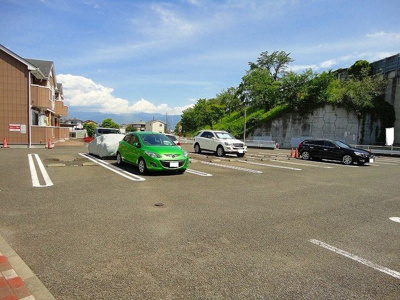【駐車場】 | ハイマウントＢ