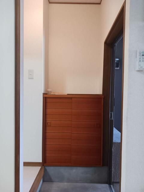 本町西加藤コーポの玄関