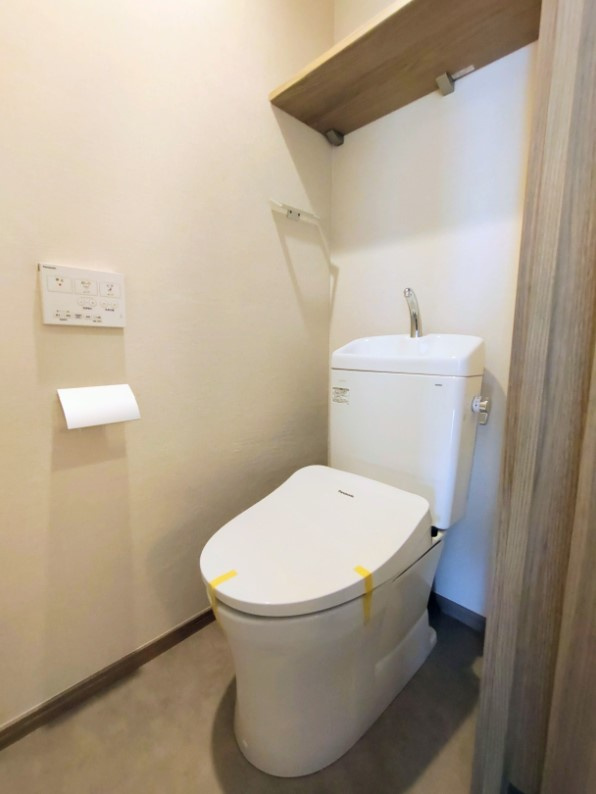 ダイナコート吉塚のトイレ|縦型トイレはお掃除などお手入れがしやすく常に清潔に保ちやすいですよ♪