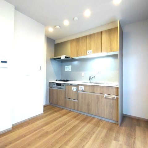 ダイナコート吉塚のキッチン|壁付けのワイドなキッチン♪
落ち着きながらもトレンドを感じる色調がオシャレです☆
