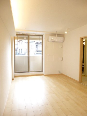 カーサ・ブルーの居間・リビング|ゆったり過ごせる居間です