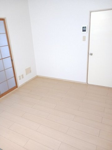 ニューマリッチ川成の居間・リビング|ゆったり過ごせる居間です