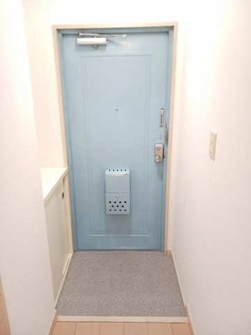 ニューマリッチ川成の玄関|ゆったりとした玄関です