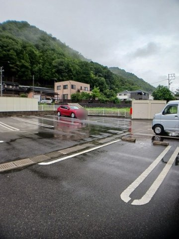 アルバ・グランデ　Ａの駐車場|駐車場に車を止められます