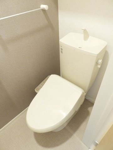 ジェイドイーストのトイレ|コンパクトで使いやすいトイレです