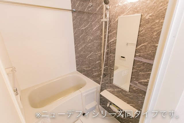 カーサ　グラシオッソ　Ａの浴室|きれいなお風呂です