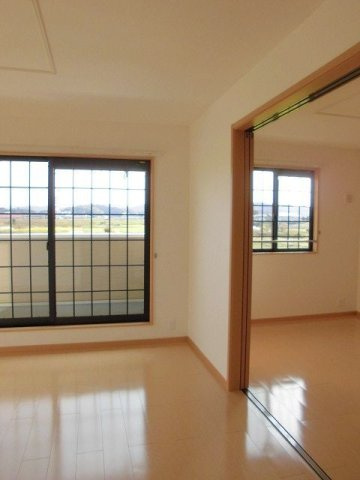 ハピネスコート　Ａの居間・リビング|ゆったり過ごせるリビングです