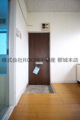 ベアパレスエンジョイの玄関