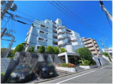 【外観】 | ロイヤルマンション西新☆仲介手数料無料☆ | 地下鉄空港線で天神・博多・福岡空港へダイレクトアクセスが可能な西新エリア。県内有数の文教地区であり、知的で落ち着いた街並みが魅力です。