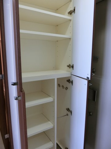 レグラス横浜西口の収納|シューズBOX