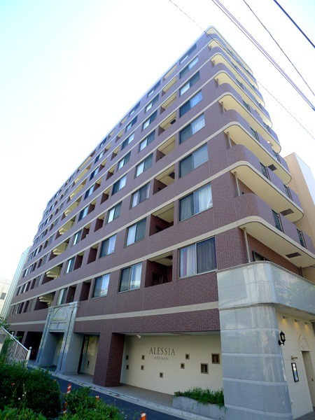 レグラス横浜西口の外観