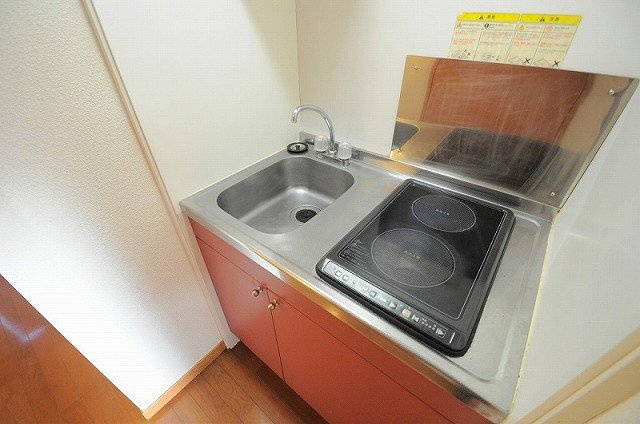 レオパレスドミール細江Ｎ壱番館のキッチン|２口コンロでお料理の幅も広がります