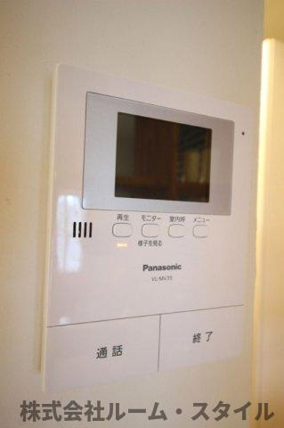 中銀明大前マンシオンの防犯設備|TVモニター付きインターホン