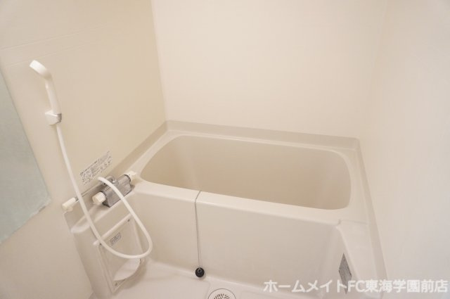 熊本市中央区世安１丁目の賃貸マンションの浴室