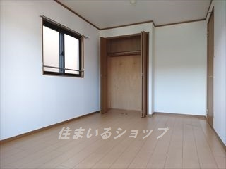 安芸高田市吉田町吉田の賃貸マンションの寝室|クローゼットあり