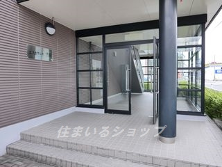 安芸高田市吉田町吉田の賃貸マンションのエントランス
