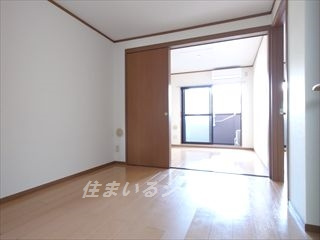 安芸高田市吉田町吉田の賃貸マンションの居間・リビング|エアコン付き