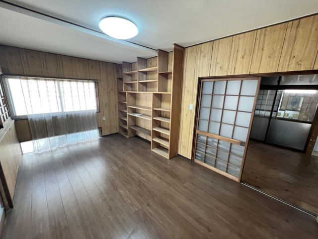 古城町戸建ての洋室