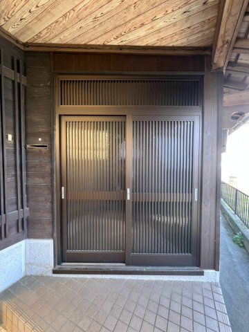 古城町戸建ての玄関