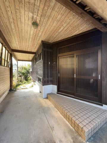 古城町戸建ての玄関