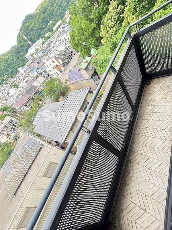 中山手ガーデンパレスＤ棟のバルコニー