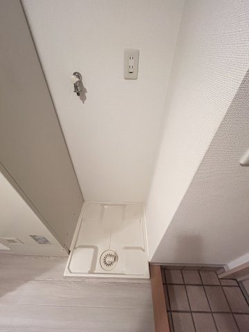 ヒューネット神戸元町の玄関