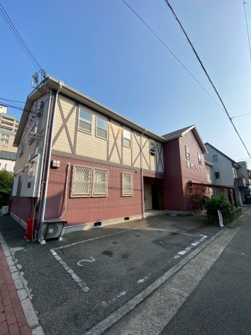 西代ハイツの外観