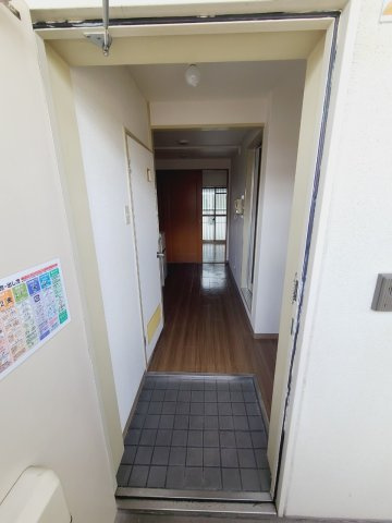 サンハイツバロンⅠの玄関
