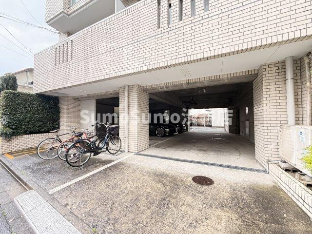 柿ノ木坂スカイパレスの駐車場