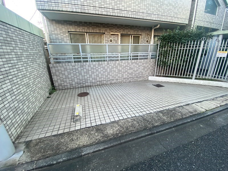 パークノヴァ三軒茶屋の駐車場