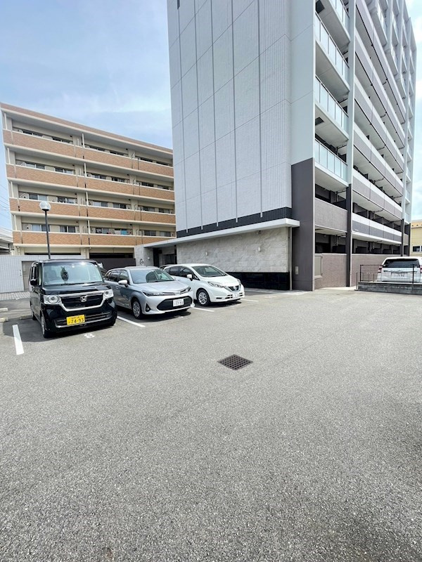 ピュアコットン矢部与の駐車場