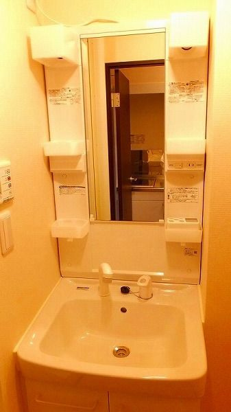 レオネクストルミエール御影の洗面所