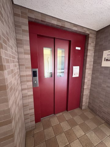 ガーデンコート楠ヶ丘のロビー