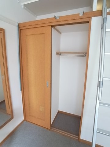 レオパレスアクティ魚崎の収納