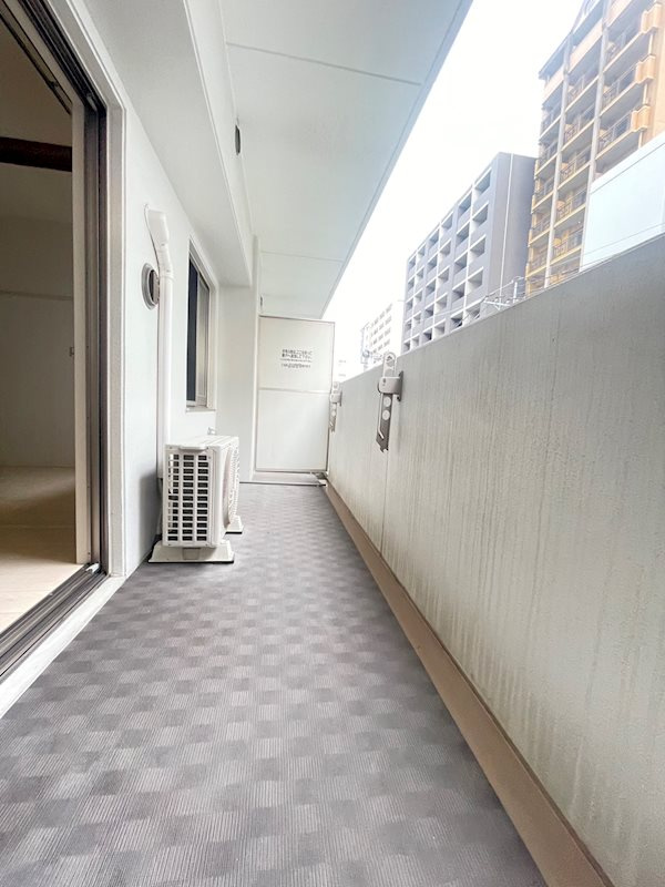 サクラート駅南のバルコニー