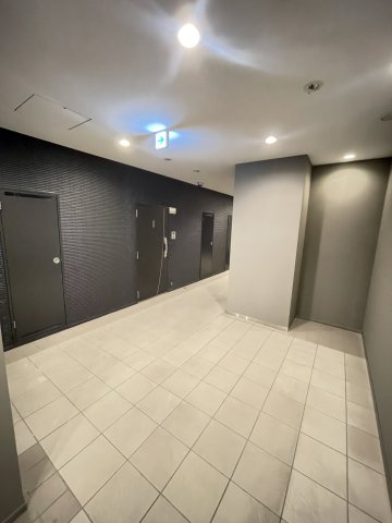 レジディア神戸三宮プレイスのロビー