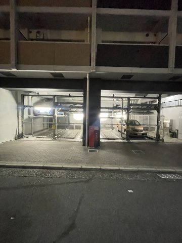 レジディア神戸三宮プレイスの駐車場