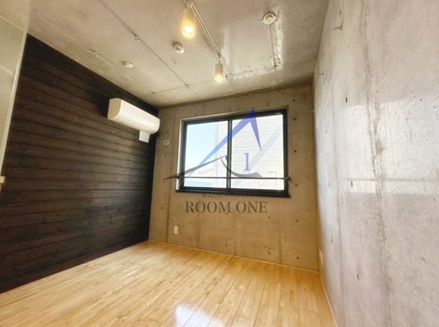 COCO　SQUARE　AYASEの居間・リビング|洋室のお部屋です。