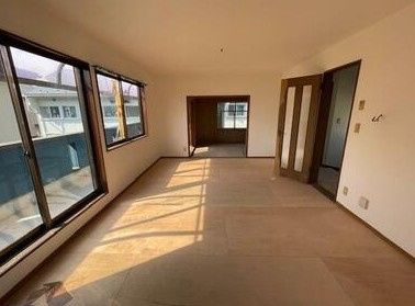 川越市下広谷　中古戸建の居間・リビング
