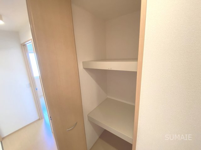 エバーグリーンガーデン　Cの収納|廊下収納☆彡