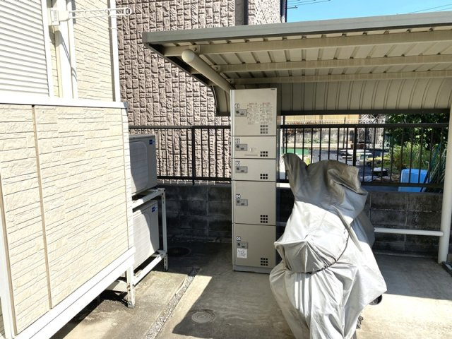 エバーグリーンガーデン　Cのその他共用部分|B棟駐輪場に宅配BOX☆彡