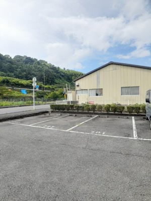 【駐車場】 | 国城ハイツ | 車をお持ちの方に嬉しい駐車場付きの物件です